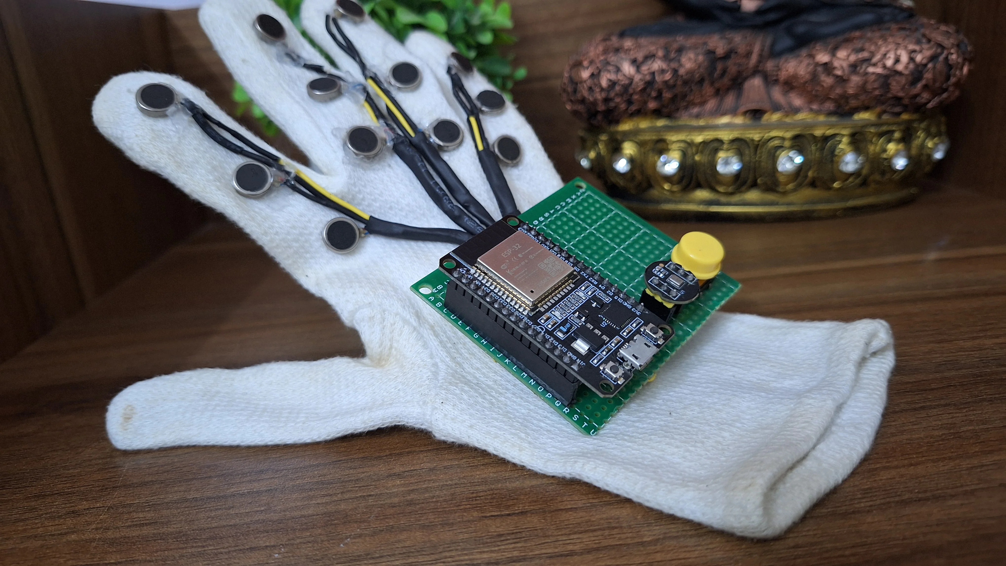 GLOVE-B braille glove